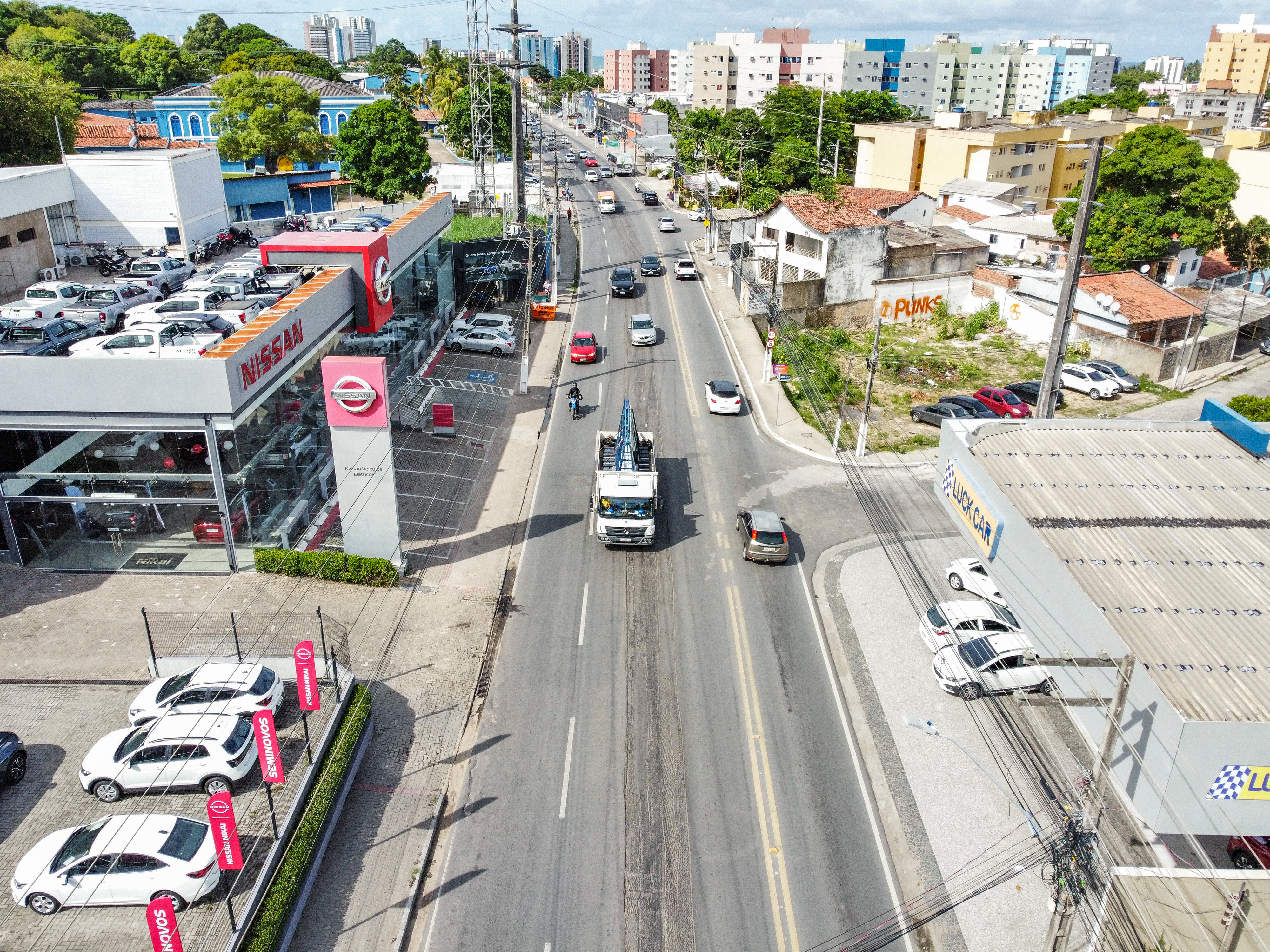 Trecho da Avenida Gustavo Paiva recebe obras de recapeamento