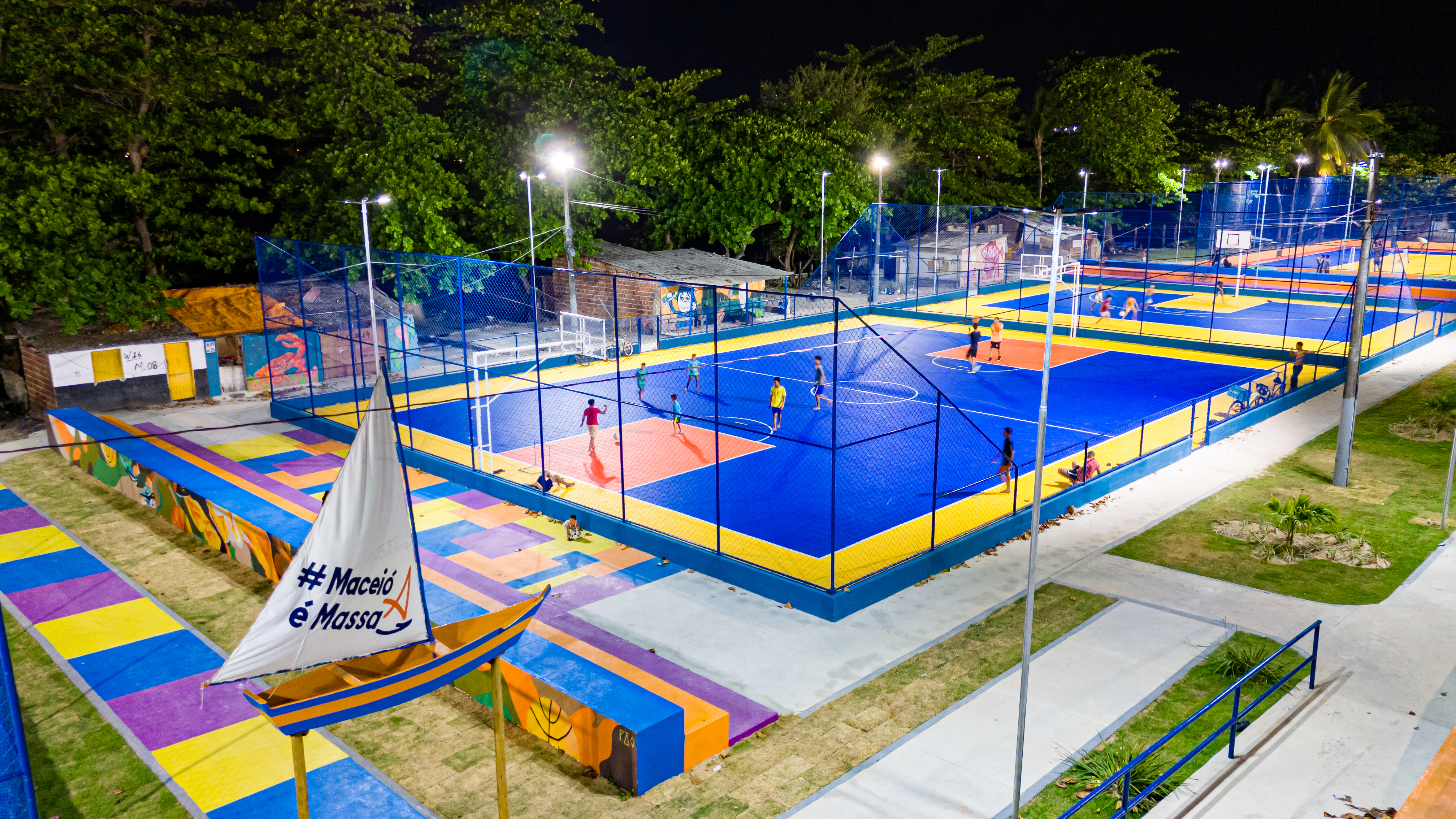 Prefeitura revitaliza quadras esportivas e amplia acesso ao lazer no Vergel