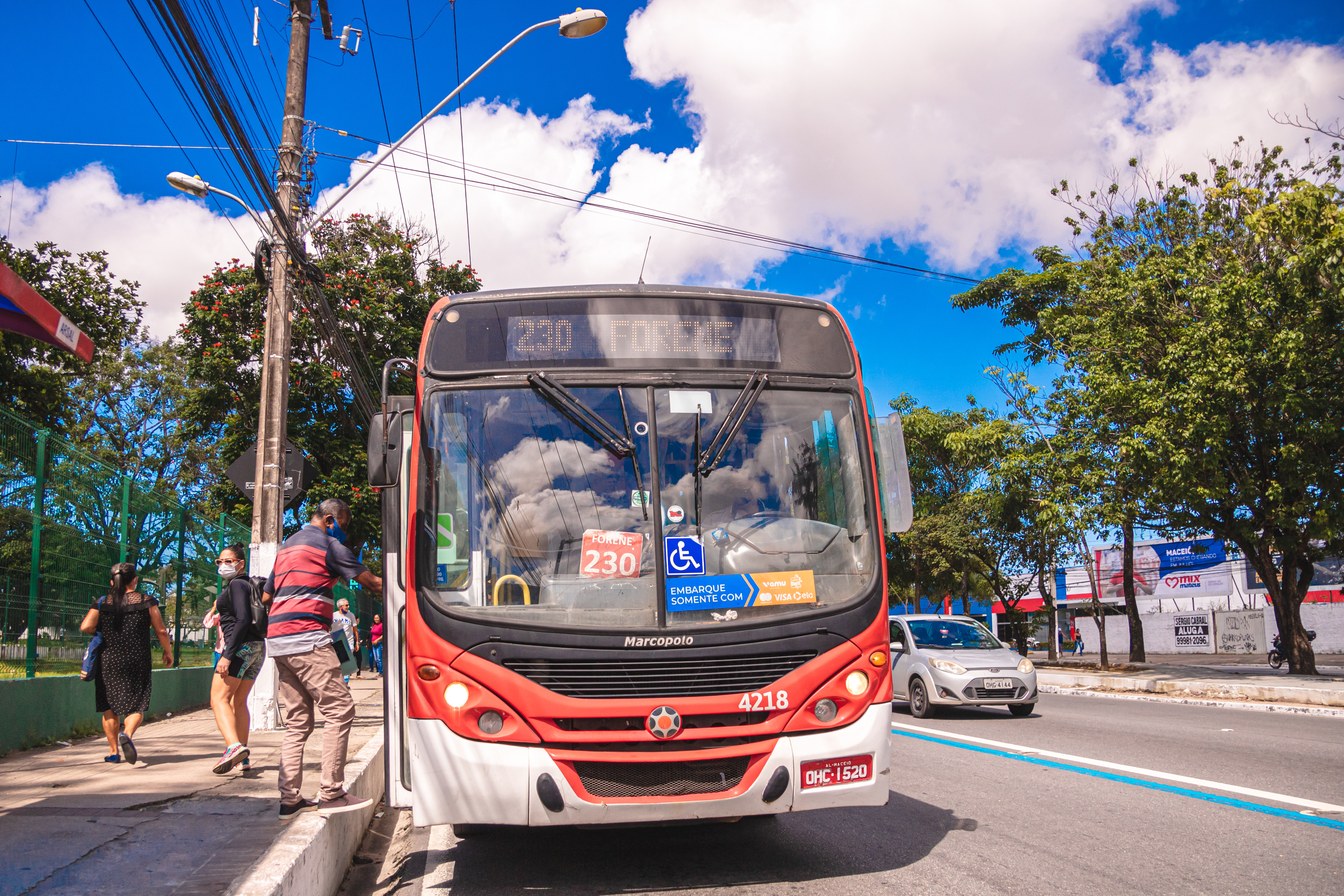 Três linhas de ônibus terão horários alterados aos sábados em