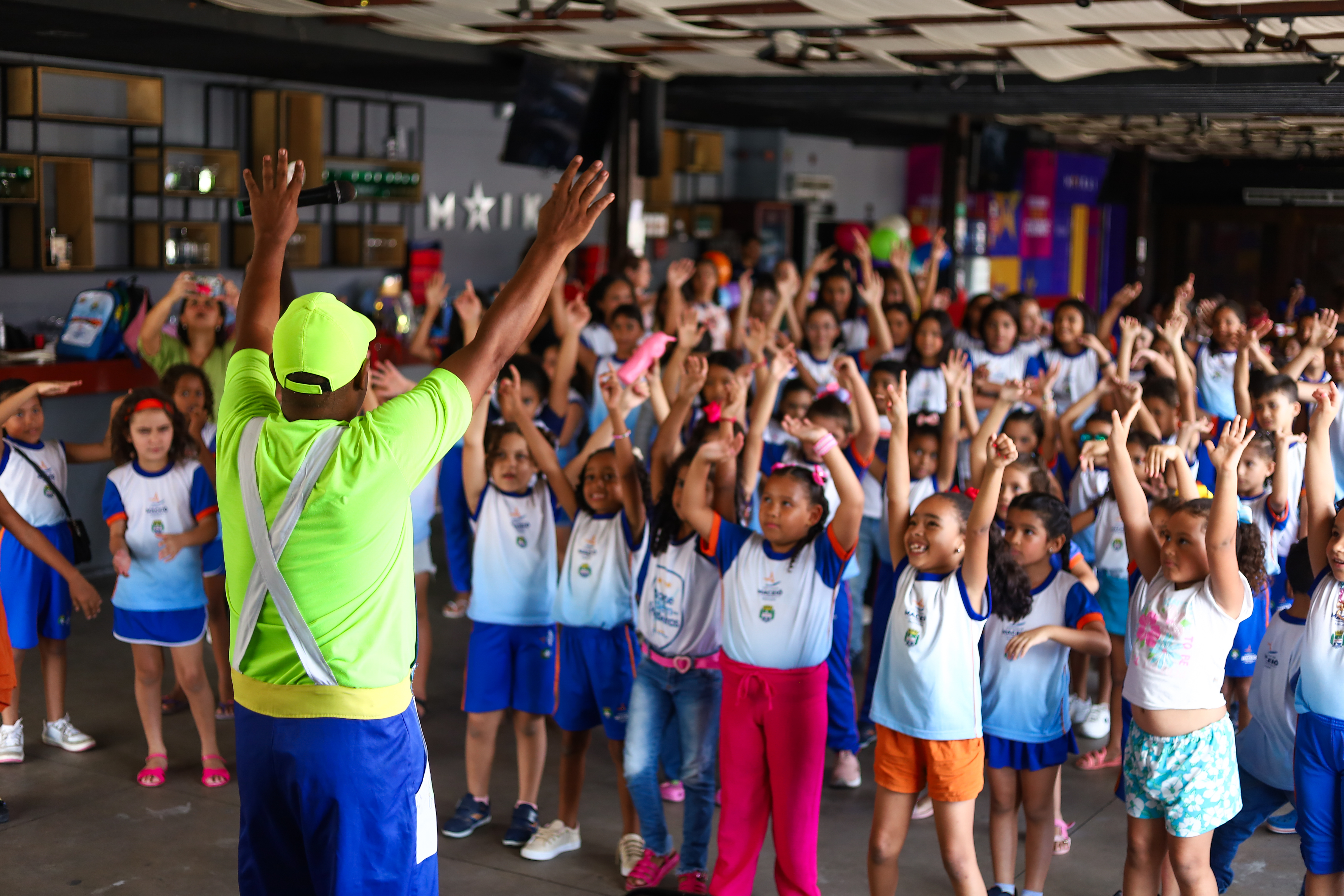 Estudantes de escolas municipais conhecem restaurante em Maceió