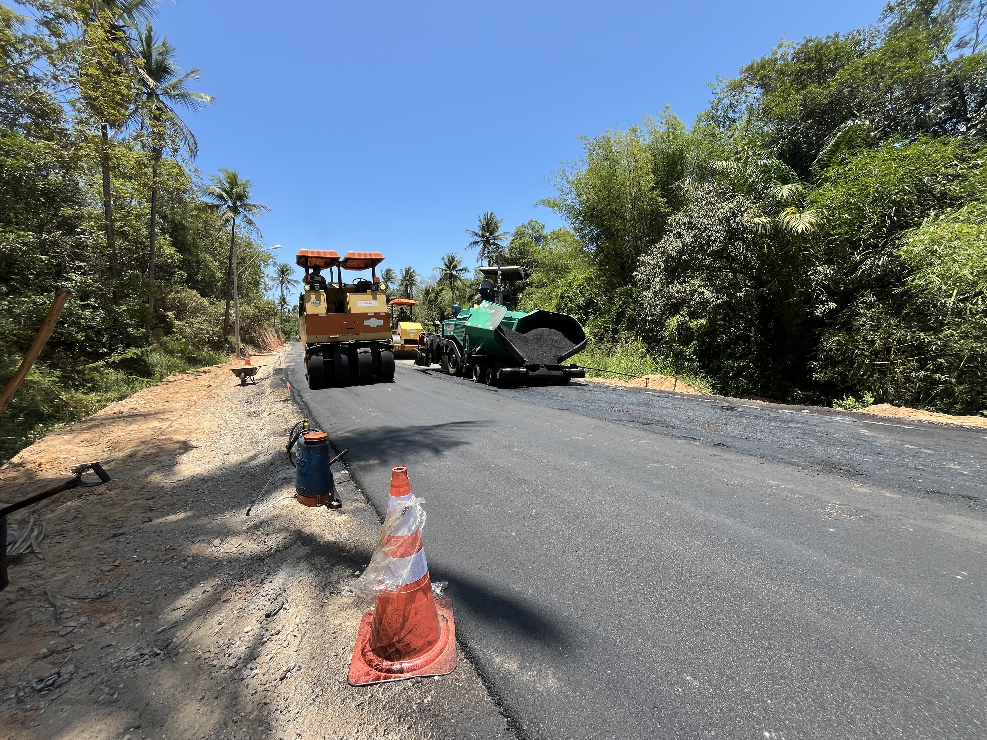 Obras avançam na grota do Andraújo com mais uma etapa de pavimentação