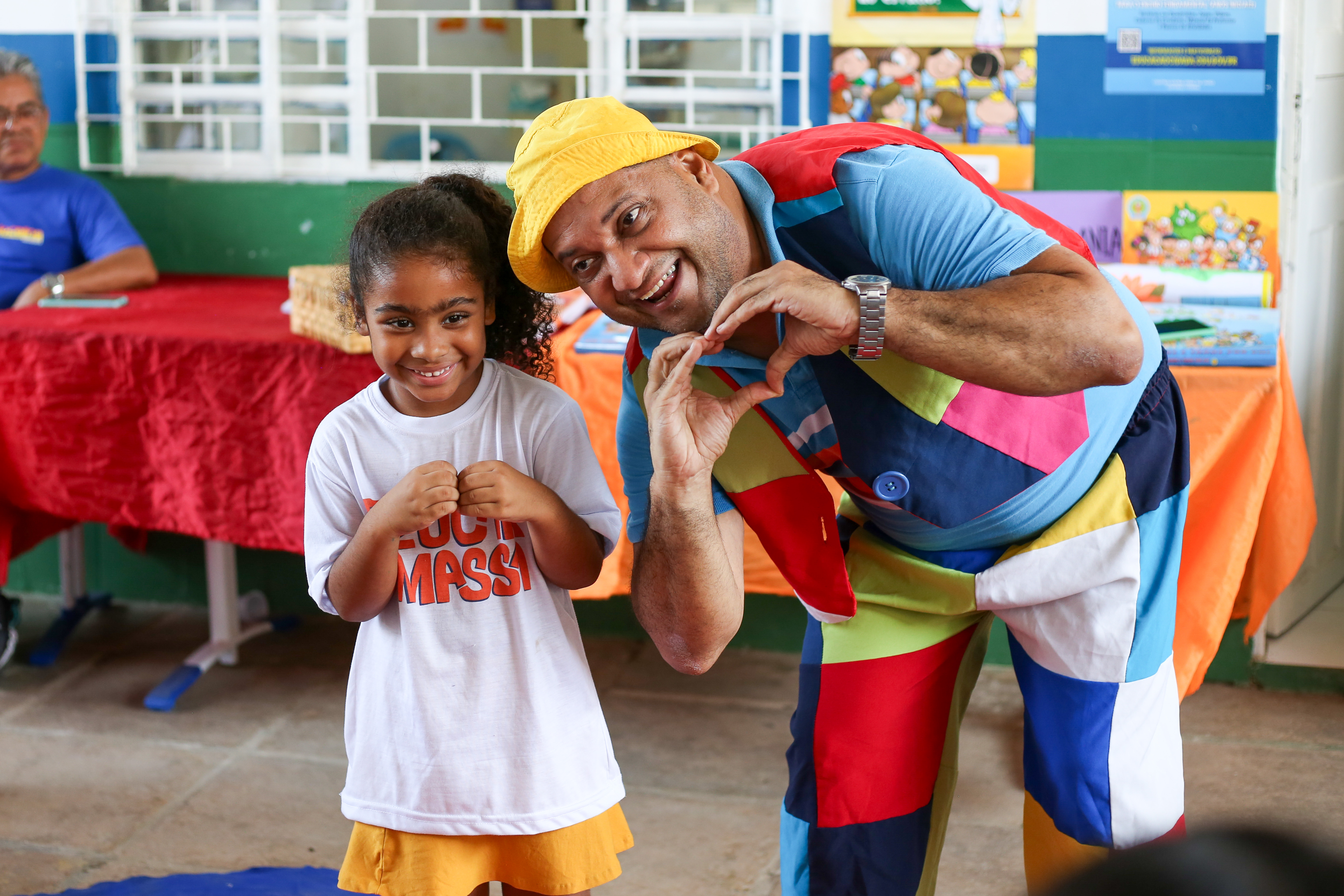 Dia dos Professores: professora cria jogos de tabuleiro para