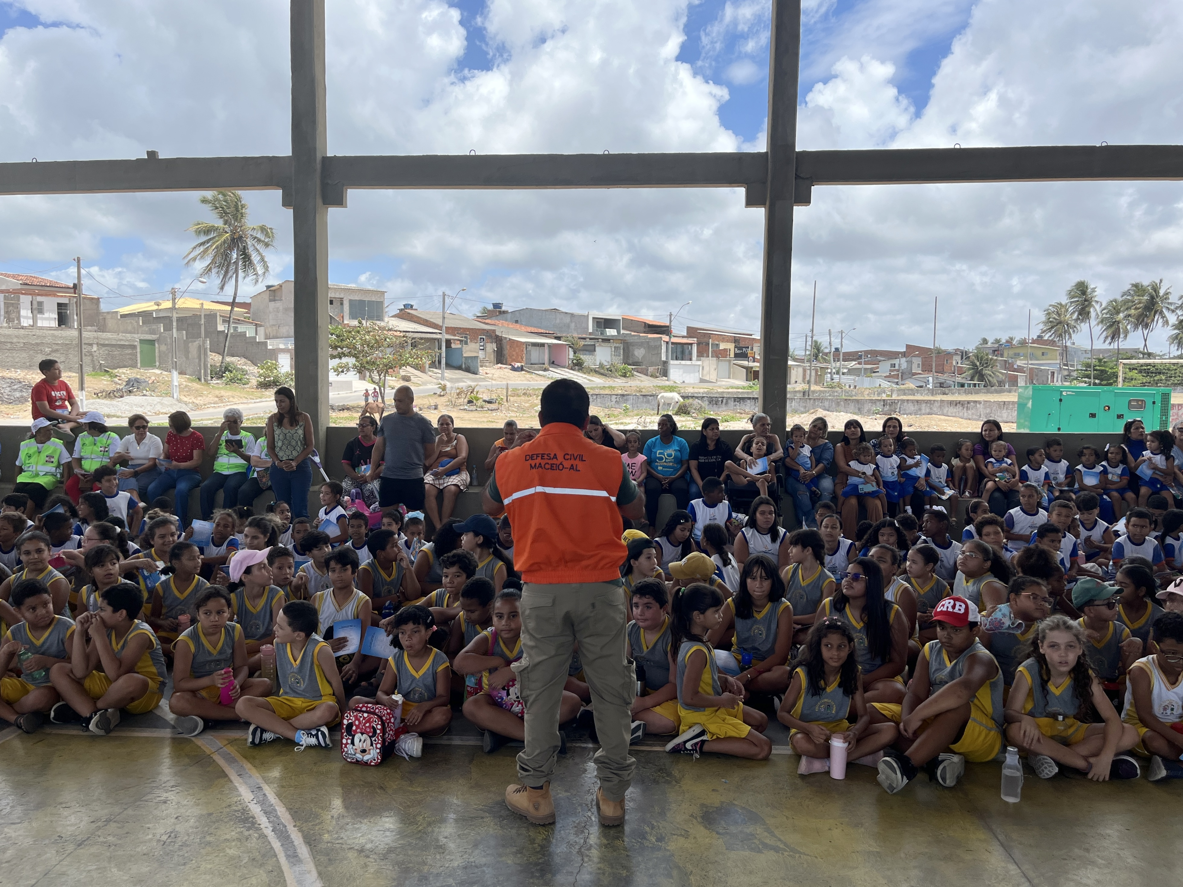 Defesa Civil de Maceió participa de simulado de evacuação com escolas do Pontal da Barra