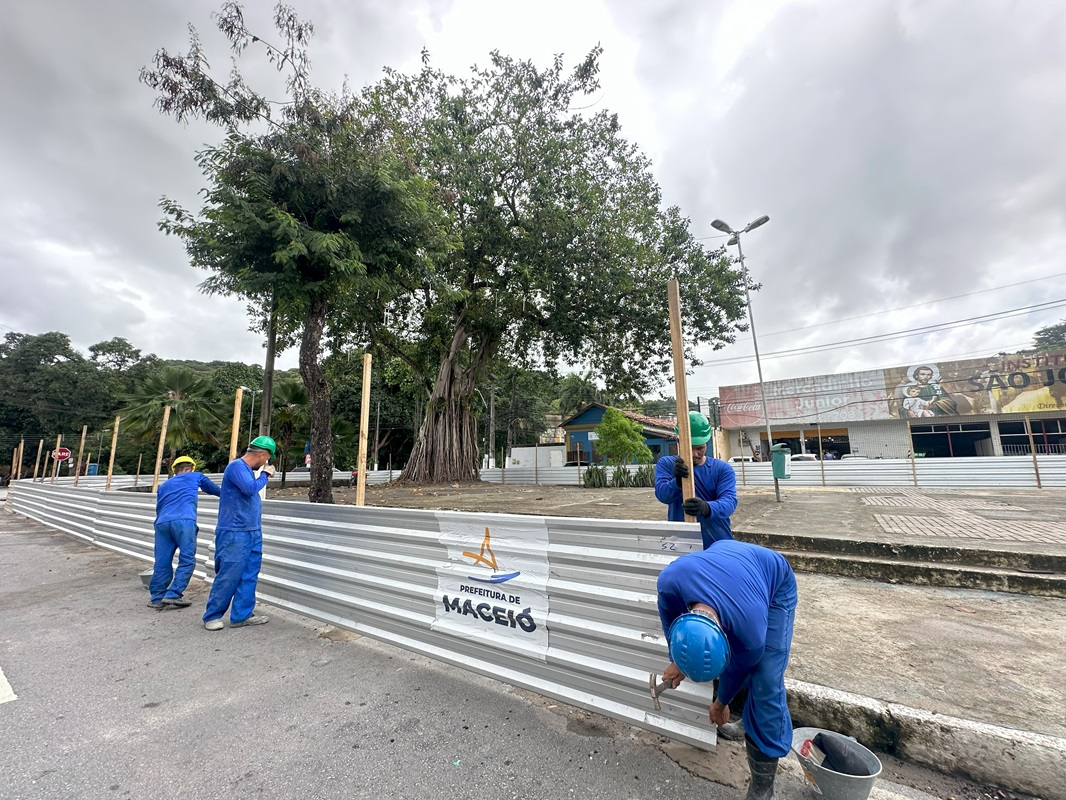 Prefeitura inicia reforma das Praças São José e Maravilha, nos bairros Fernão Velho e Poço