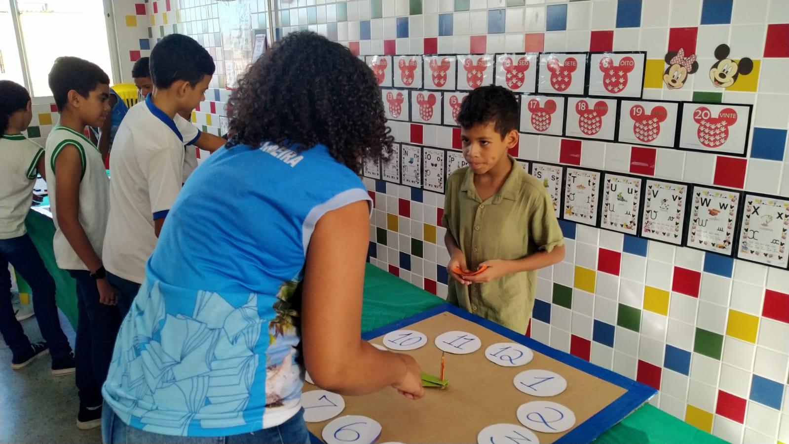 Construção de jogos Matemáticos no Liceu de Iguatu. - Coordenadoria  Regional de Desenvolvimento da Educação