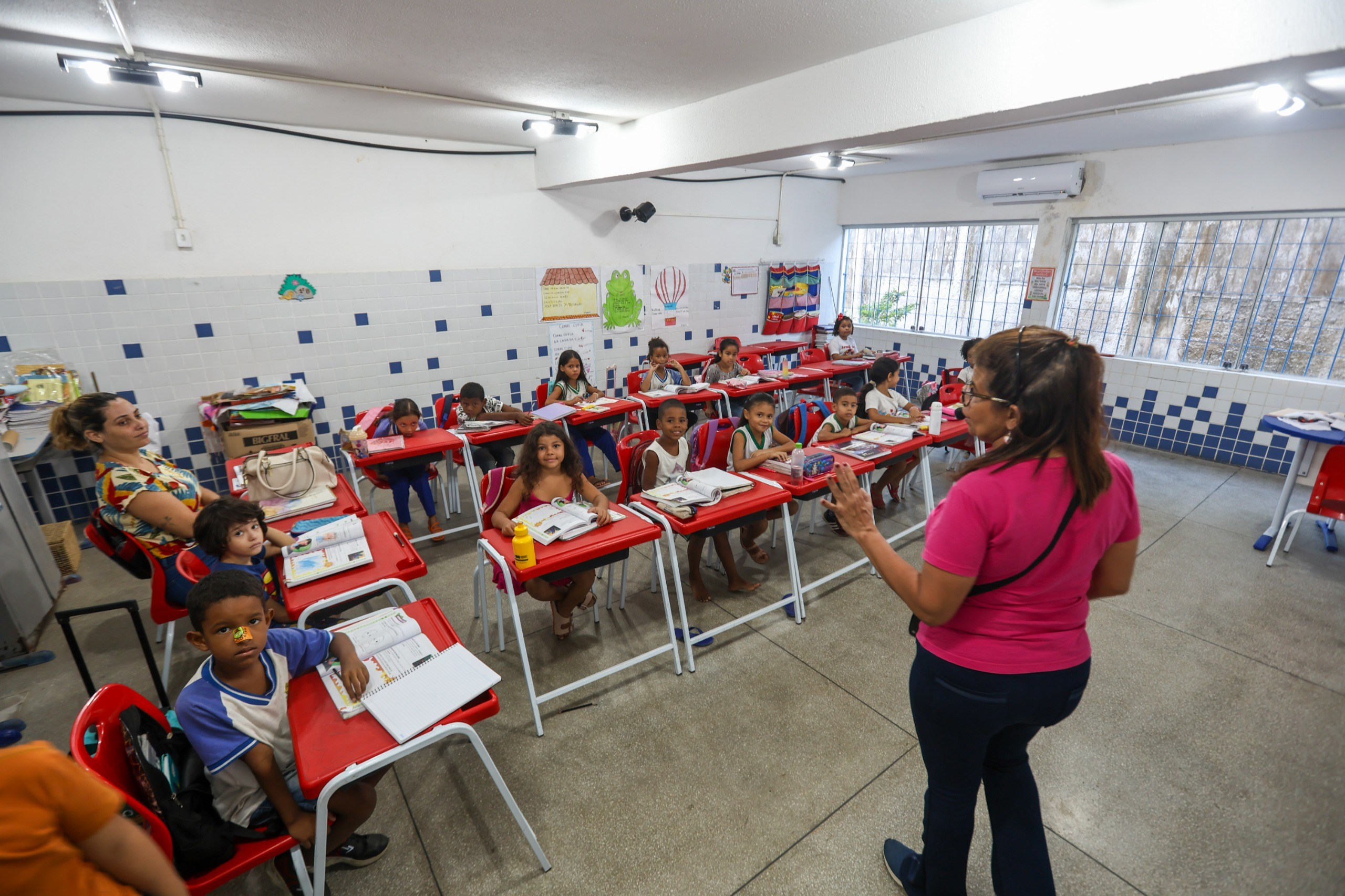 Educação divulga diretrizes de gestão educacional e pedagógicas para ano letivo de 2024