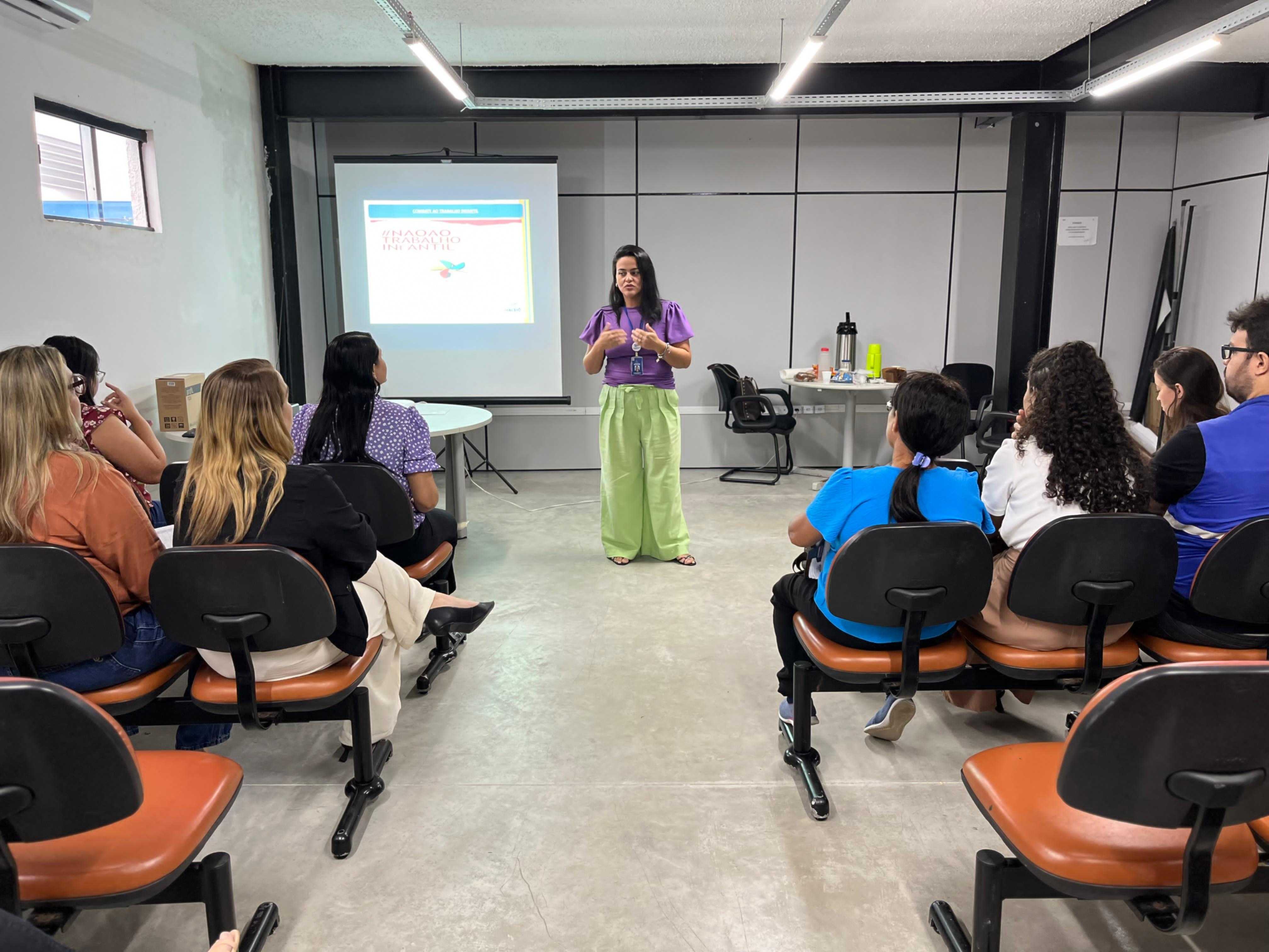 Profissionais do Cerest Maceió participam de capacitação para erradicar o trabalho infantil