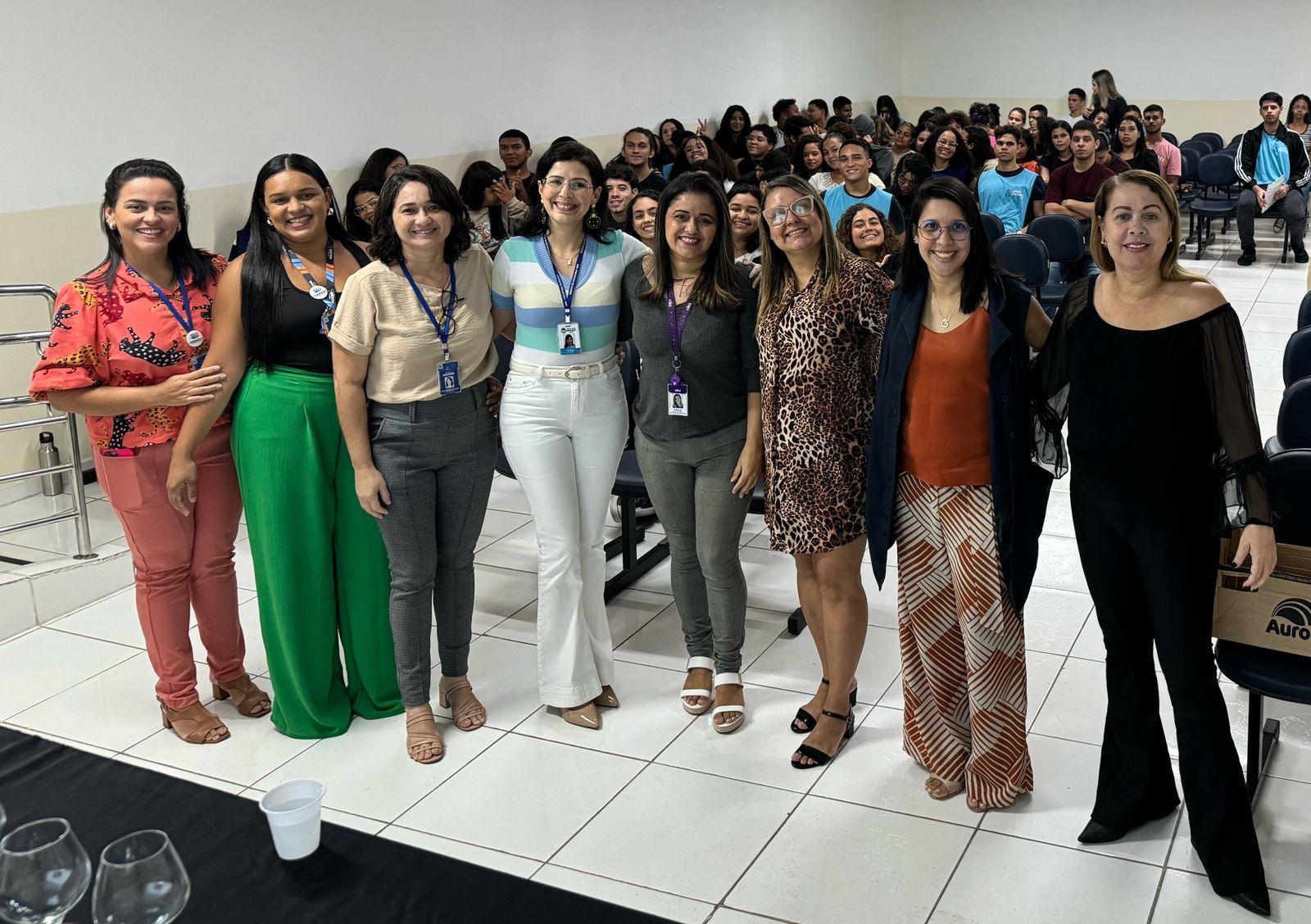 Cerest Maceió promove palestras para jovens aprendizes sobre bem-estar laboral