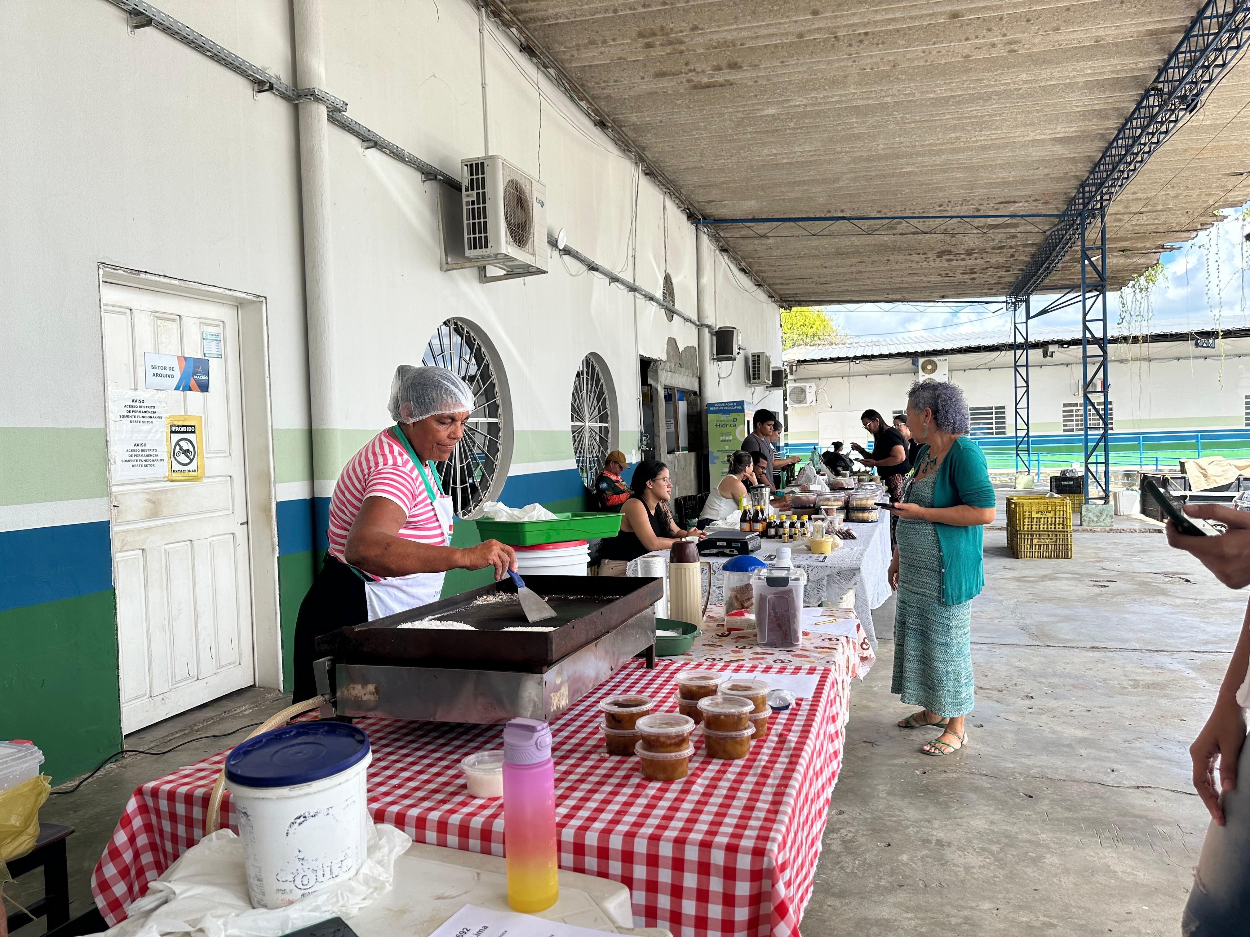 Feira agroecológica oferta alimentos saudáveis e alerta sobre a hipertensão arterial