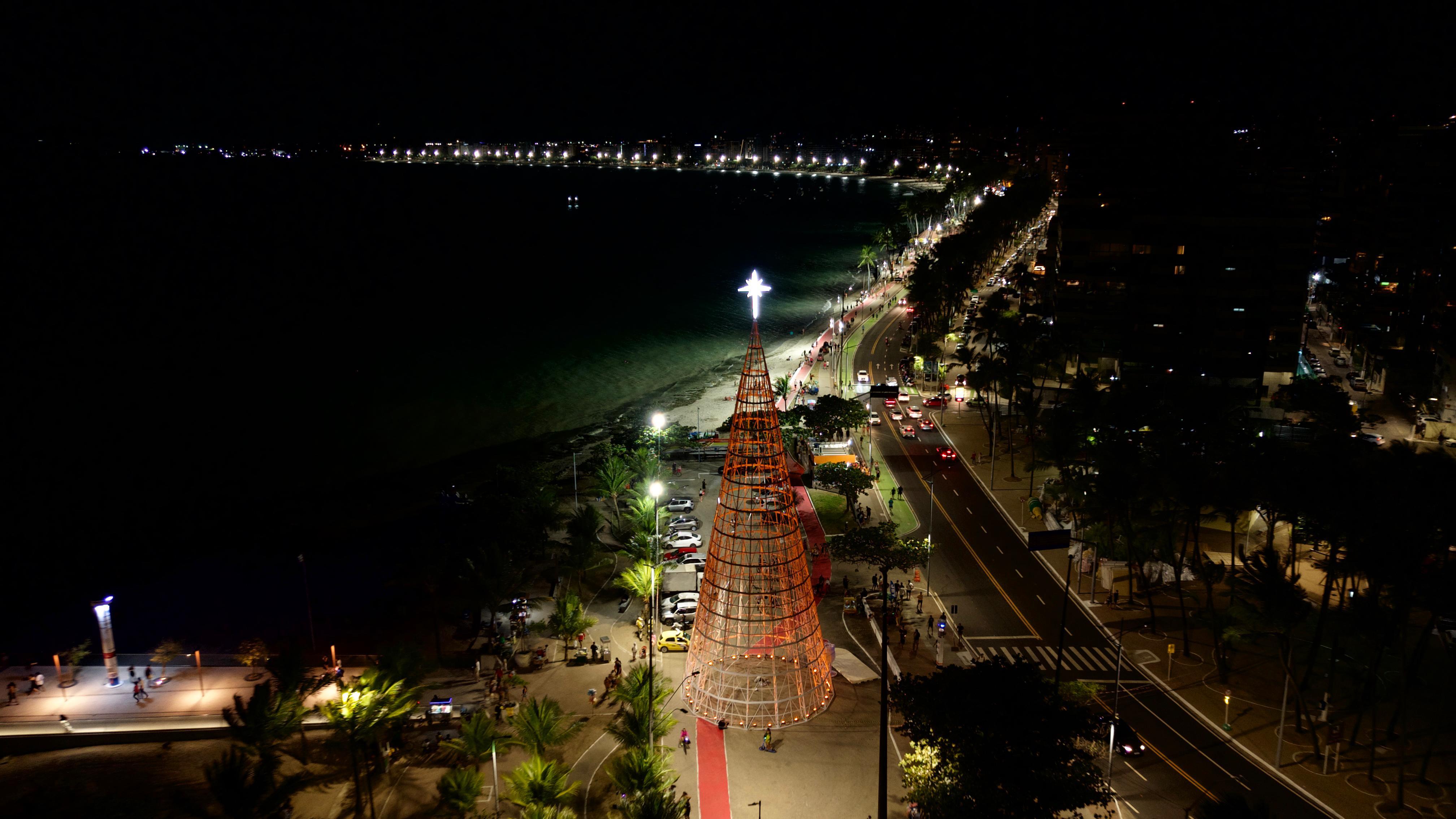 Árvore de Natal da Ponta Verde terá iluminação sincronizada com música