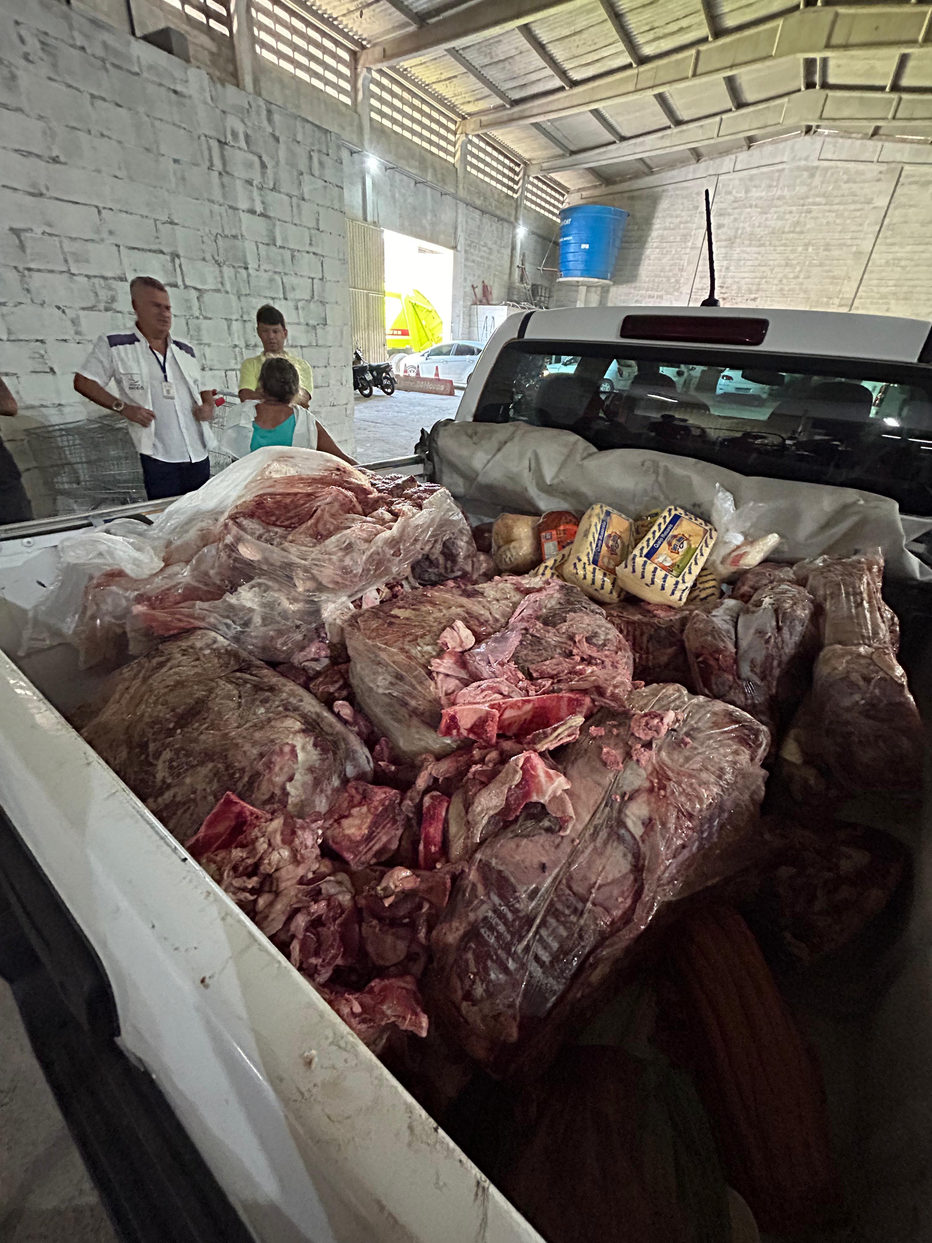 Vigilância Sanitária apreende 500 kg de carnes no Benedito Bentes