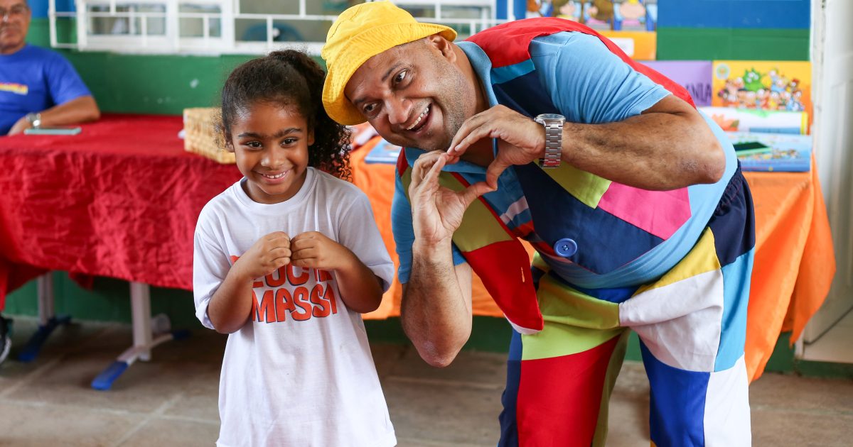 Começaram as fotos criativas com o tabuleiro gigante