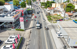 Trecho da Avenida Gustavo Paiva recebe obras de recapeamento