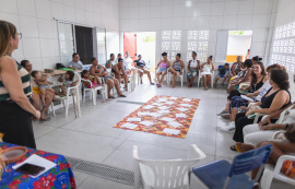 Prefeitura de Maceió realiza oficina sobre letramento racial com marisqueiras da orla lagunar
