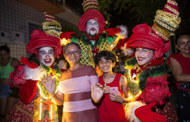 Parada Natalina leva o brilho do Natal para comunidades carentes de Maceió