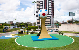 Prefeitura faz homenagem à seleção brasileira com o "Trevo da Copa"