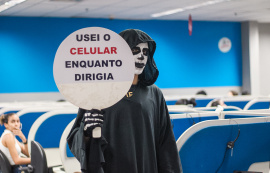 Funcionários de empresa de telemarketing recebem orientação sobre cuidados indispensáveis no trânsito