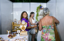 Feira Negócio da Grota da Mulher Empreendedora movimenta R$ 30 mil em vendas