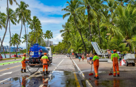 Prefeitura monta esquema especial de limpeza para Réveillon na orla