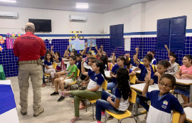 Guarda Municipal promove palestra anti-drogas para alunos de escola em Santa Luzia do Norte