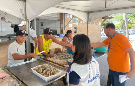 Visa de Maceió realiza ação conjunta com outras secretarias municipais por toda orla marítima da capital