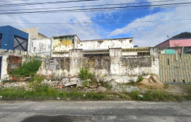 Imóveis abandonados colocam população em risco e devem ser denunciados