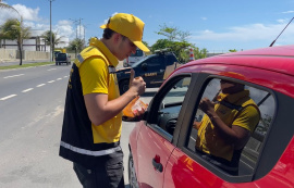 DMTT promove ação educativa no Pontal da Barra