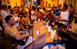 Samba no Beco: música, animação e alegria movimentam Jaraguá