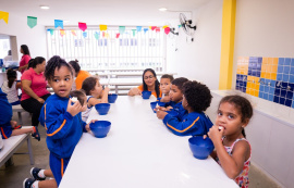 Investimento na compra de alimentos cresce mais de 100% e Maceió vira referência em merenda escolar