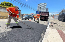 Serviços da Operação Tapa-Buraco recuperam mais de 180 ruas em dois meses