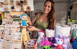 Vila de Carnaval: Grupos de economia solidária ganham visibilidade e reforçam renda