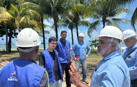 Técnicos da Prefeitura de Maceió acompanham avanço das obras de iluminação em ciclovia do Jaraguá