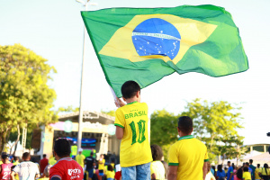 Torcedores comemoram a vitória do Brasil sobre a Sérvia, por 2x0. Foto: Micael Silva / Secom Maceió