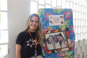 Coordenadora do setor de Educação Infantil da Semed, Patrícia Siqueira faz parte da comissão junto com outras servidoras da secretaria. Foto: Ascom Semed