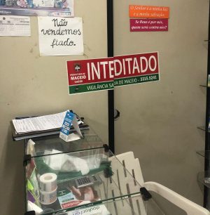 Vigilância sanitária interdita Farmácia em Fernão Velho. Foto: Visa Maceió