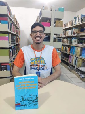 Bibliotecário e Coordenador Geral das Bibliotecas Municipais, Aurélio Xavier Lins. Foto: Lílian Santos.