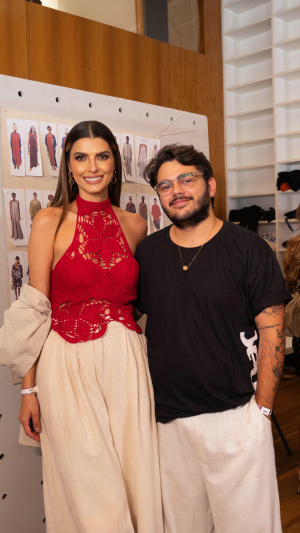 Marina Candia com o estilista Antonio Castro. Foto: Livia Guimarães