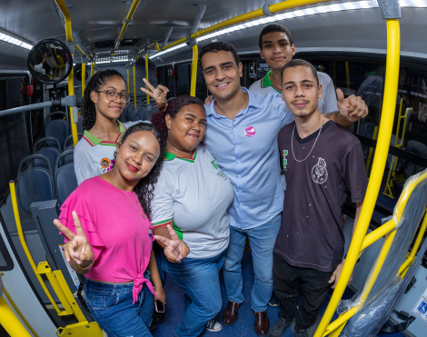 Prefeito JHC cria Passe Livre para estudantes da região metropolitana