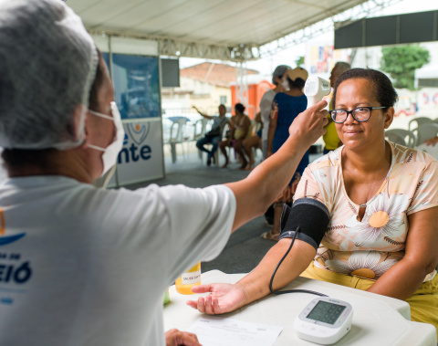 JHC anuncia programa Olhar da Gente e garante cirurgias de catarata no Hospital da Cidade