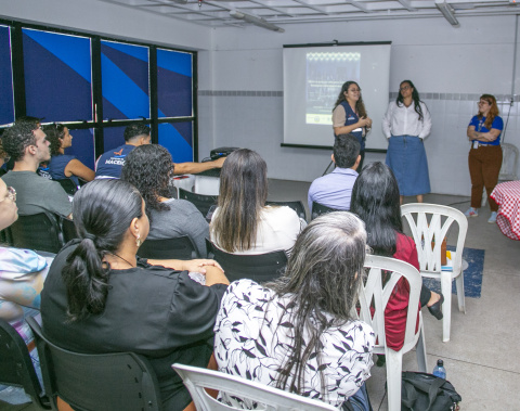 Formação sobre povos indígenas Warao reúne profissionais da Assistência Social