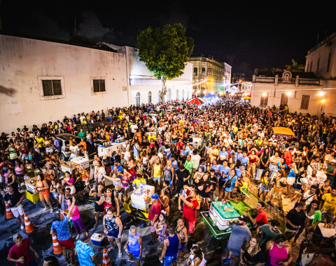 Arrastão e muita música boa encerram festejos de carnaval em Jaraguá