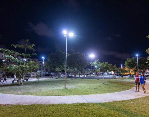 Prefeitura de Maceió restaura 50 pontos de iluminação no Conjunto José Tenório