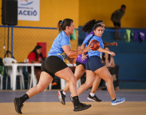 Duelos no handebol marcam segundo dia dos Jogos dos Servidores de Maceió