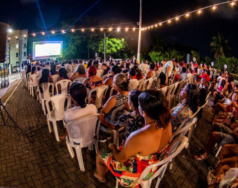 Prefeitura de Maceió levou cinema itinerante para mais quatro bairros da capital