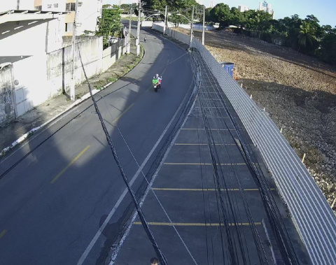 Via interditada para demolição no bairro do Pinheiro é liberada
