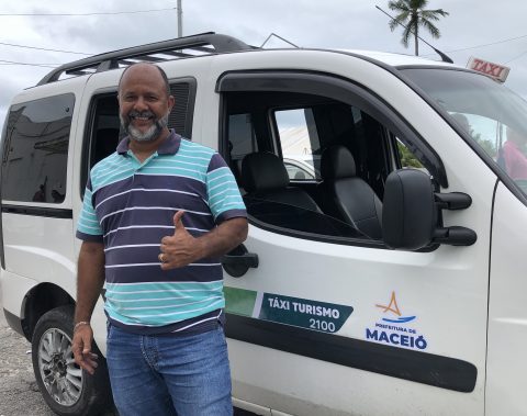 Taxistas de Maceió ganham nova identidade visual para os veículos