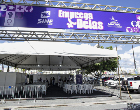 Prefeitura de Maceió realiza Emprega Delas com vagas de emprego e capacitação para mulheres