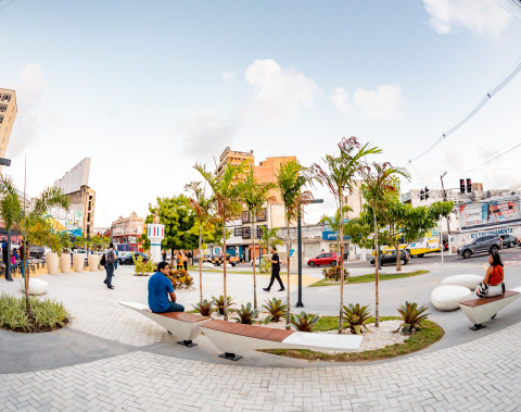 Praça Montepio dos Artistas volta a ser ponto de convivência no Centro de Maceió