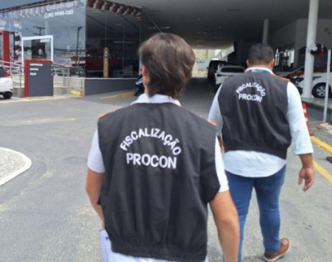 Procon Maceió fiscaliza concessionárias de veículos
