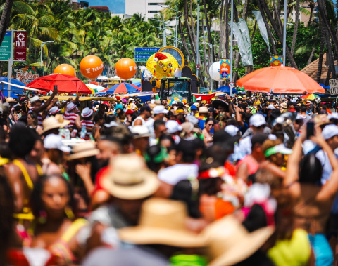 Saúde orienta sobre consumo de água durante o Carnaval    